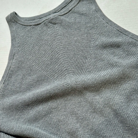 Banana republic sleeveless ribbed sweater/ top - Picture 3 of 6
